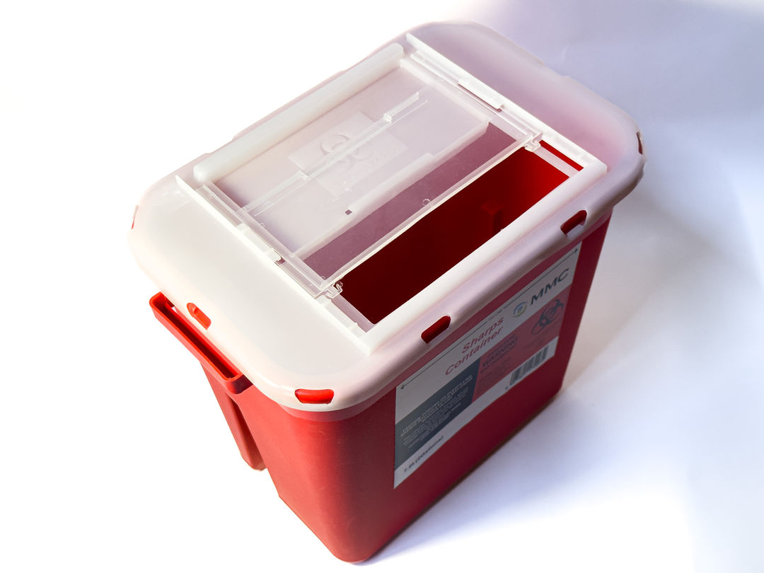 MMC Disposable Red Sharp Container 7.6 Litre - Wall Mounted (GENC-1162)