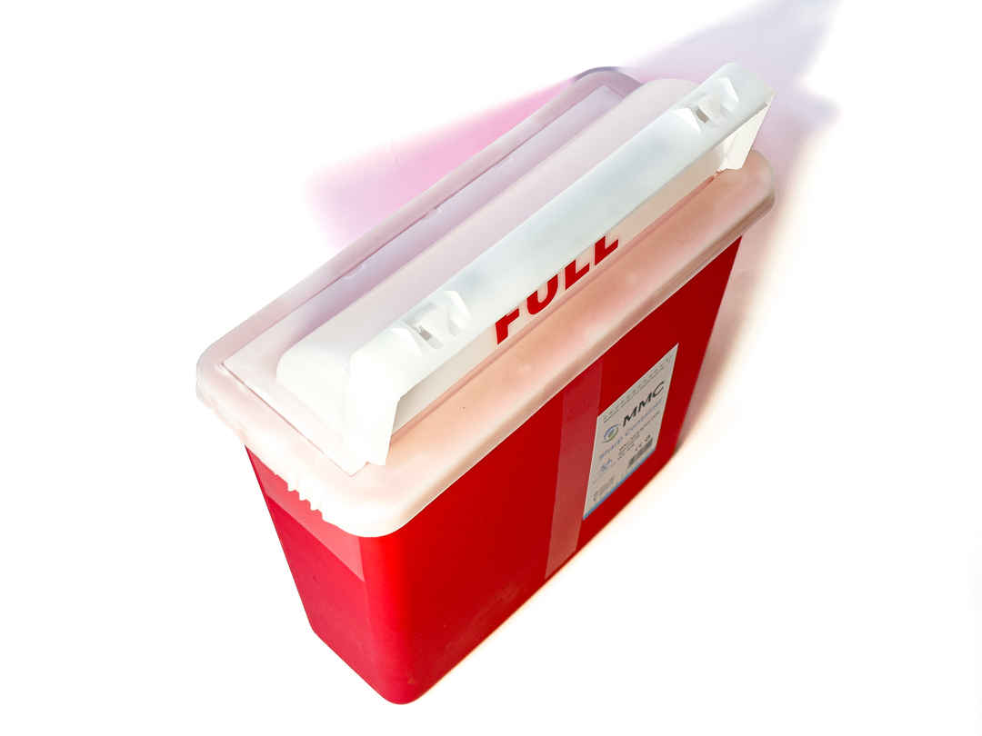 MMC Sharp Container (RED) - 4.6L - Wall mounted (GENC-1054)