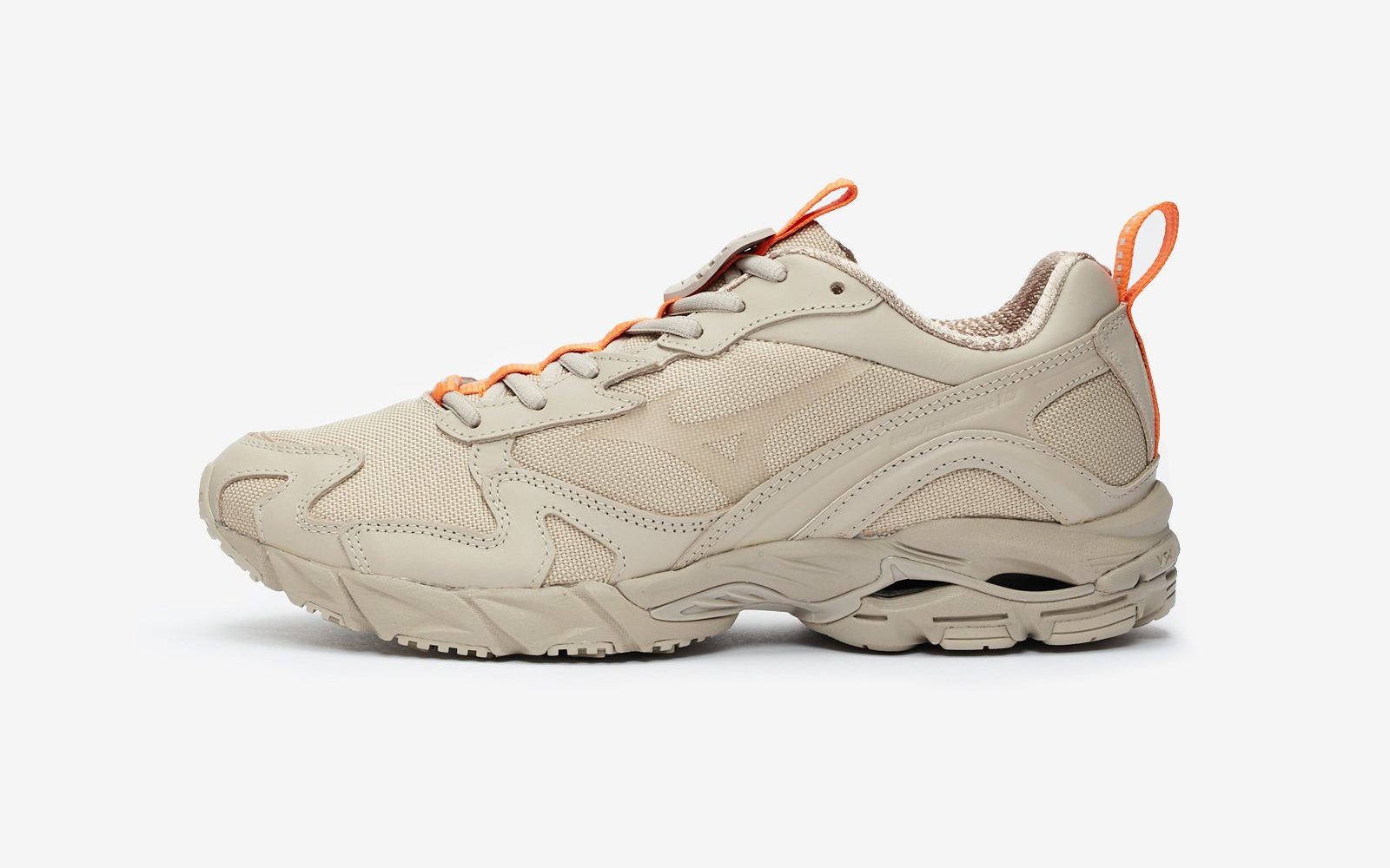 Beams x Mizuno Wave Rider 10