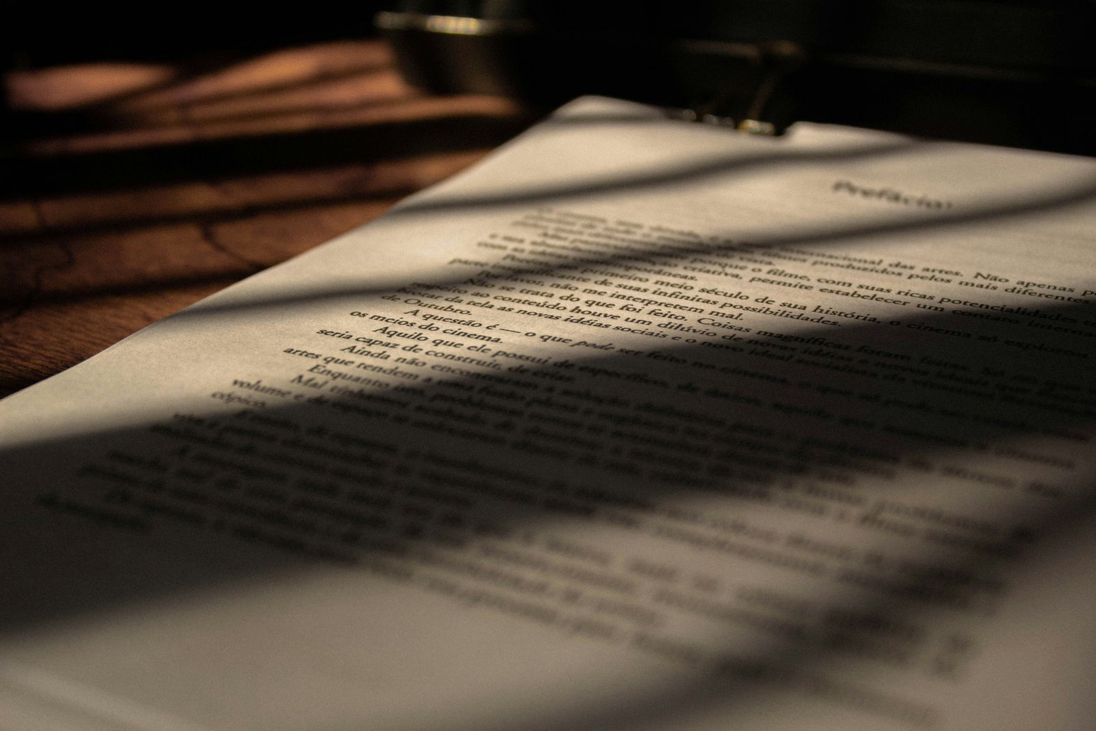 How Much Does a Contract Lawyer Cost?