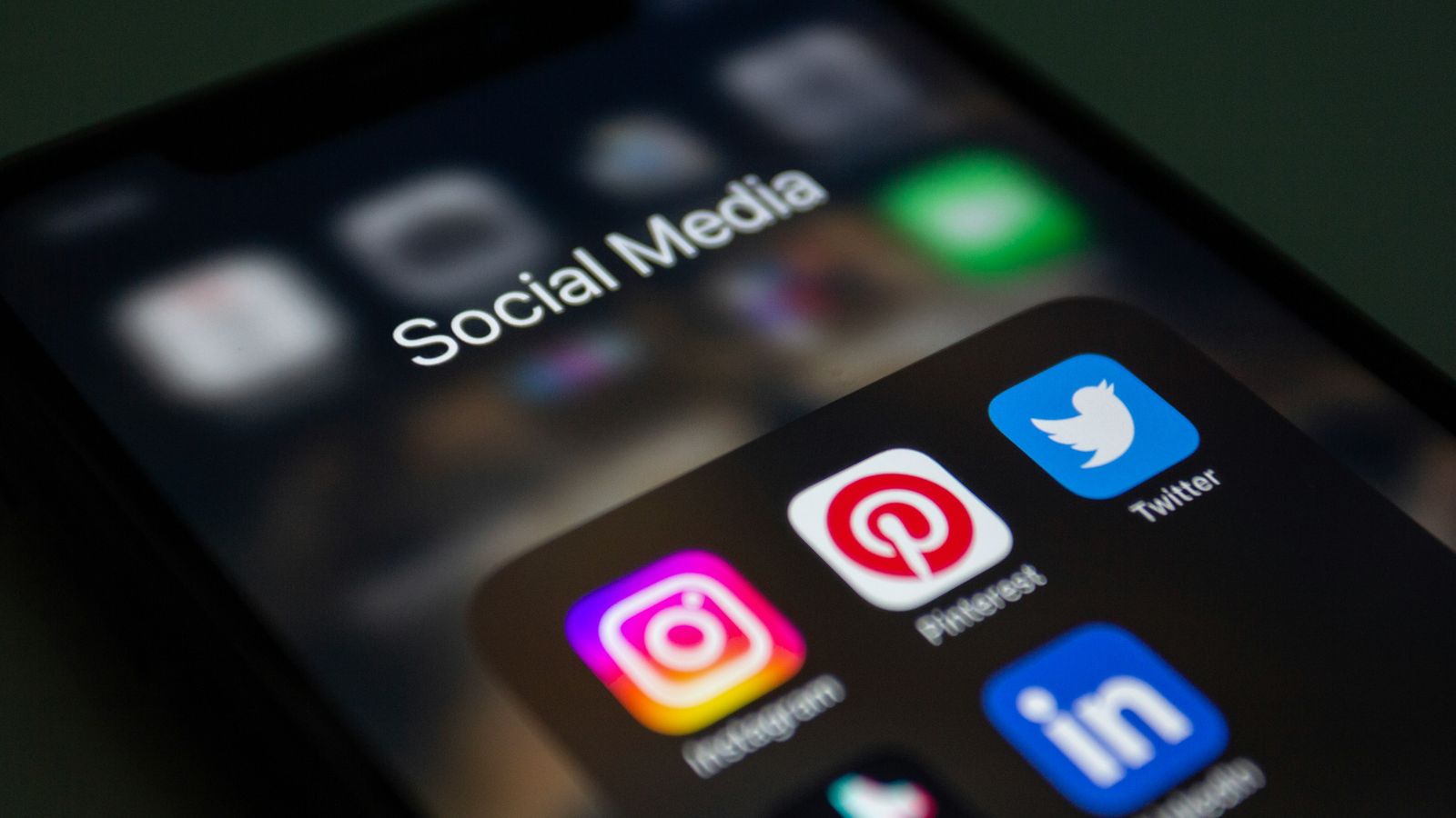 Can America Cut Teens Off Social Media Access Entirely?