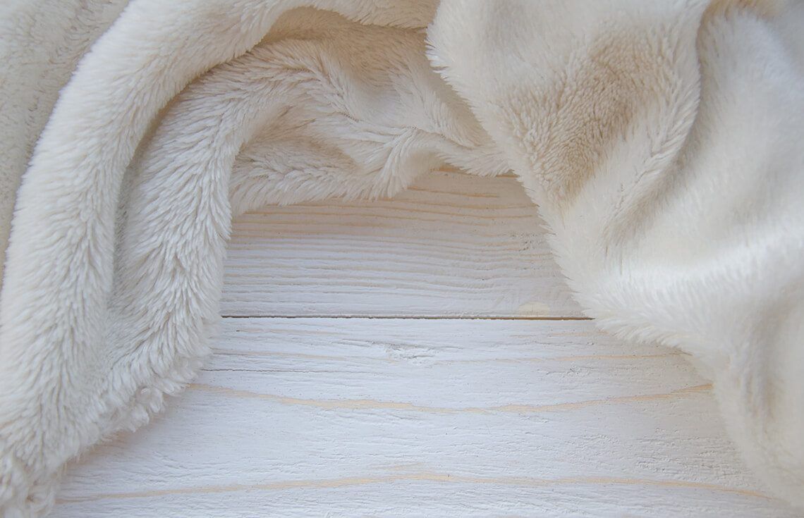How to clean white fur from yellowness and dirt