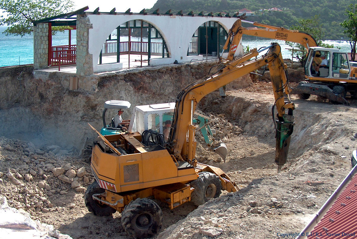 Construction site of Hôtel Eden Rock during renovation by Bureau Xavier David.