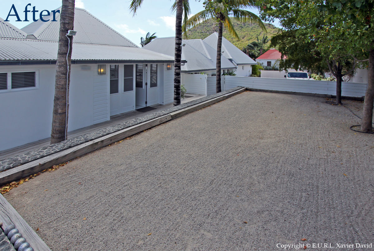 Entry Courtyard of Villa Pastels after renovation by Bureau Xavier David.