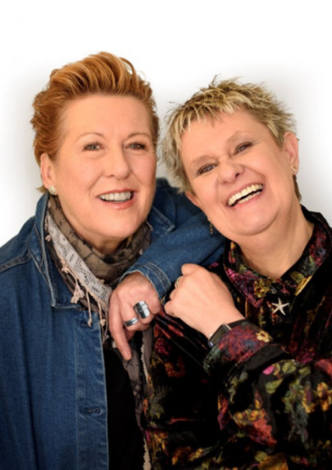 Chris While & Julie Matthews In Concert