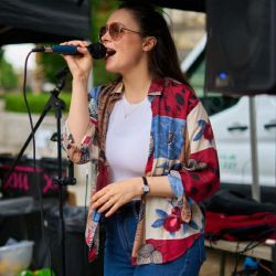 Live music with Victoria Lucie