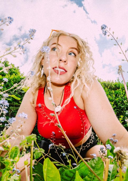 Live music with Dorothy Ella