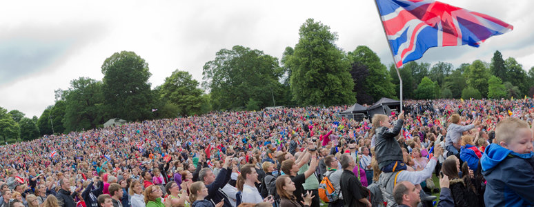 Darley Park Crowd