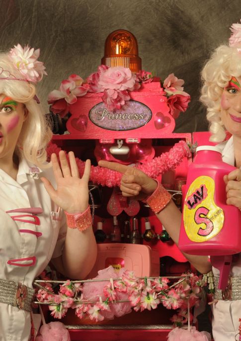 Make Up walkabout show