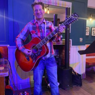Live Music with Glynn Woodward