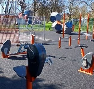 Revamped outdoor gyms unveiled at two Derby parks