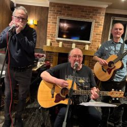 Live Music with The Desperate Cowboys