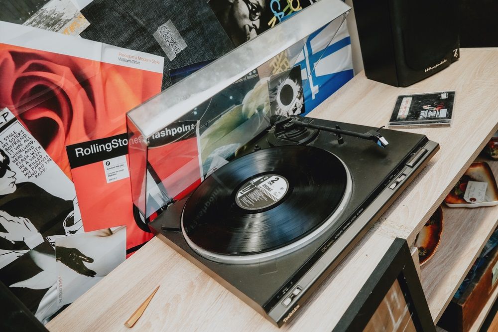 Image 2 for Vintage & Vinyl