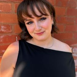Live Music With Emma Shaw