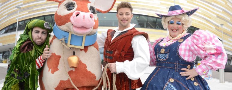 Lawrence Boothman as Cesspit, Pat the Cow, Duncan James as Jack, Morgan Brind as Dame Trott