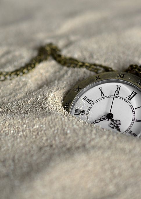 Time Gentlemen Please talk