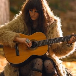 Live music with Robyn Wallis Johnson