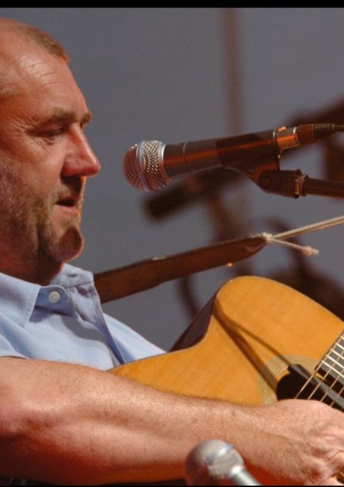 Bob Fox - The War Horse Song Man in Concert