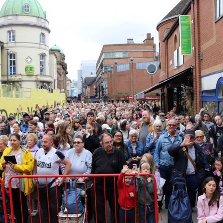 Market-Hall-opening-day-crowd.jpg