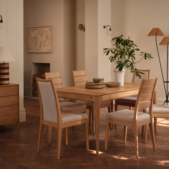Romana medium extending dining table
