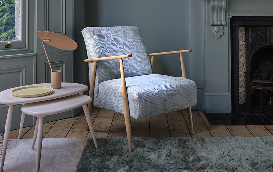 hotspot_3924-Marlia-Chair-N142-DM_PebbleCoffeeTable-7356-NM.jpg