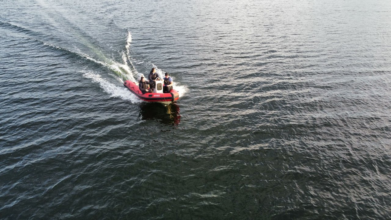 powerboat from distance