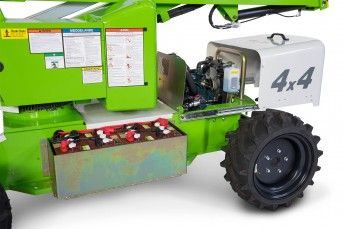 Gallery image 6: HR12 4x4 Engine and Batteries.jpg