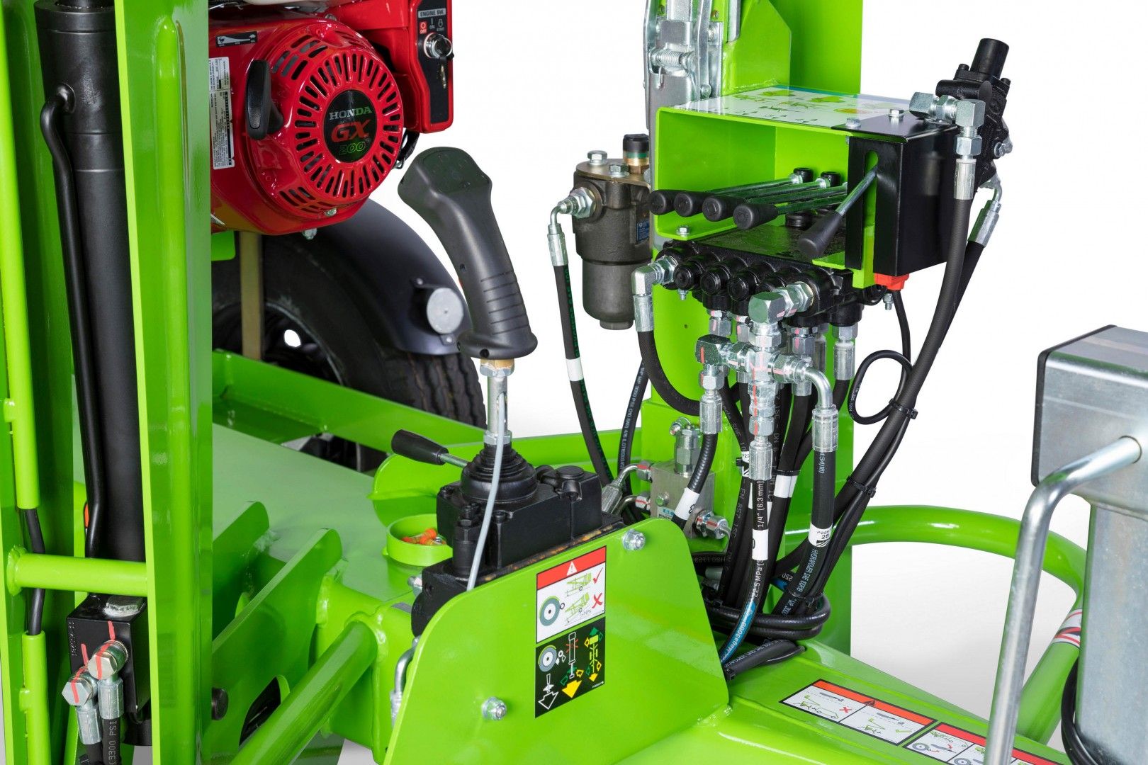 TM34T Outrigger Controls.jpg