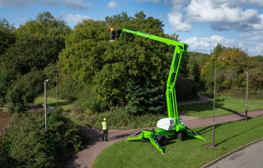 Choosing the Right MEWP for Arboriculture