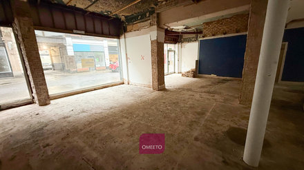 Retail unit 