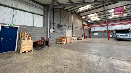 Industrial unit to let