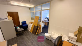 First photo of property at 36 Anglesey Bus. Centre, Anglesey Rd, Burton-On-Trent DE14 3NT
