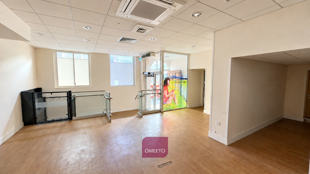 Shop to let