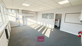 First photo of property at Office Suite, 101-105 High Road, Beeston, Nottingham NG9 2LH