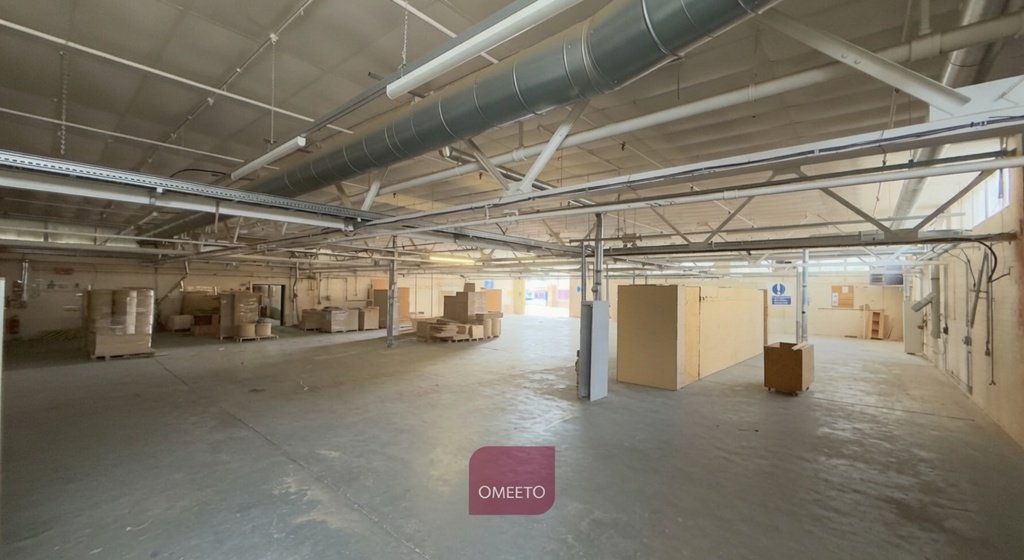 Warehouse to let