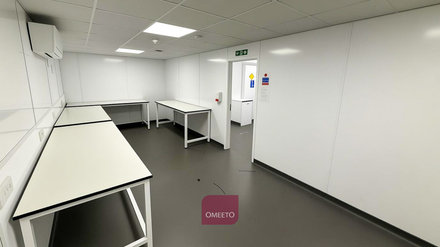 Laboratory to let