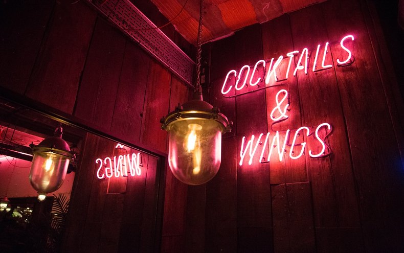 Bunk Cocktails and Wings neon lights