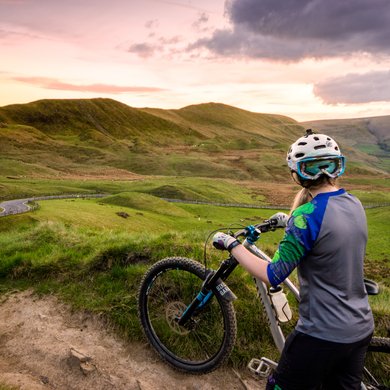 Cyclist in the Peak District