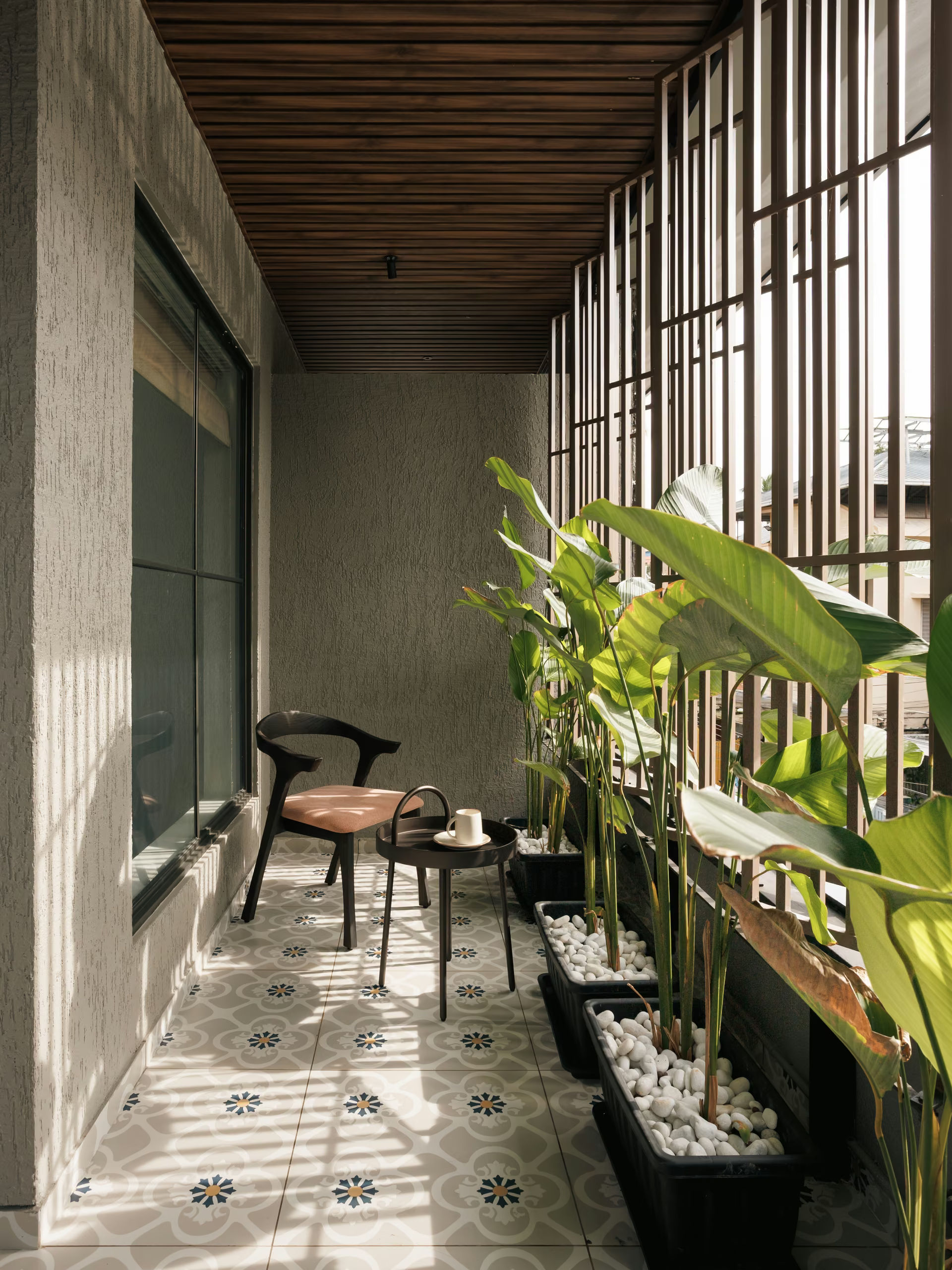 Between Concrete and Canopy