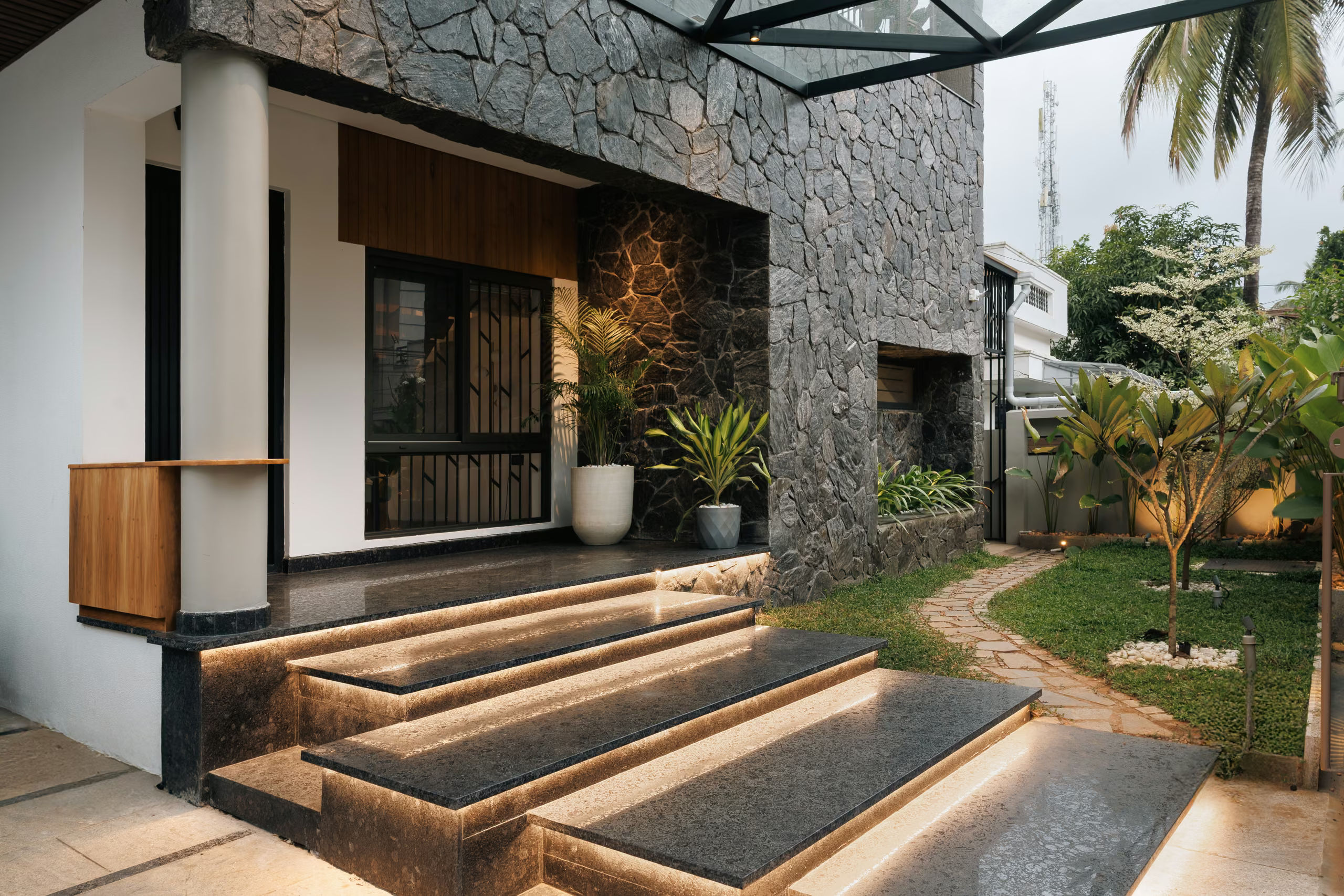 Between Concrete and Canopy
