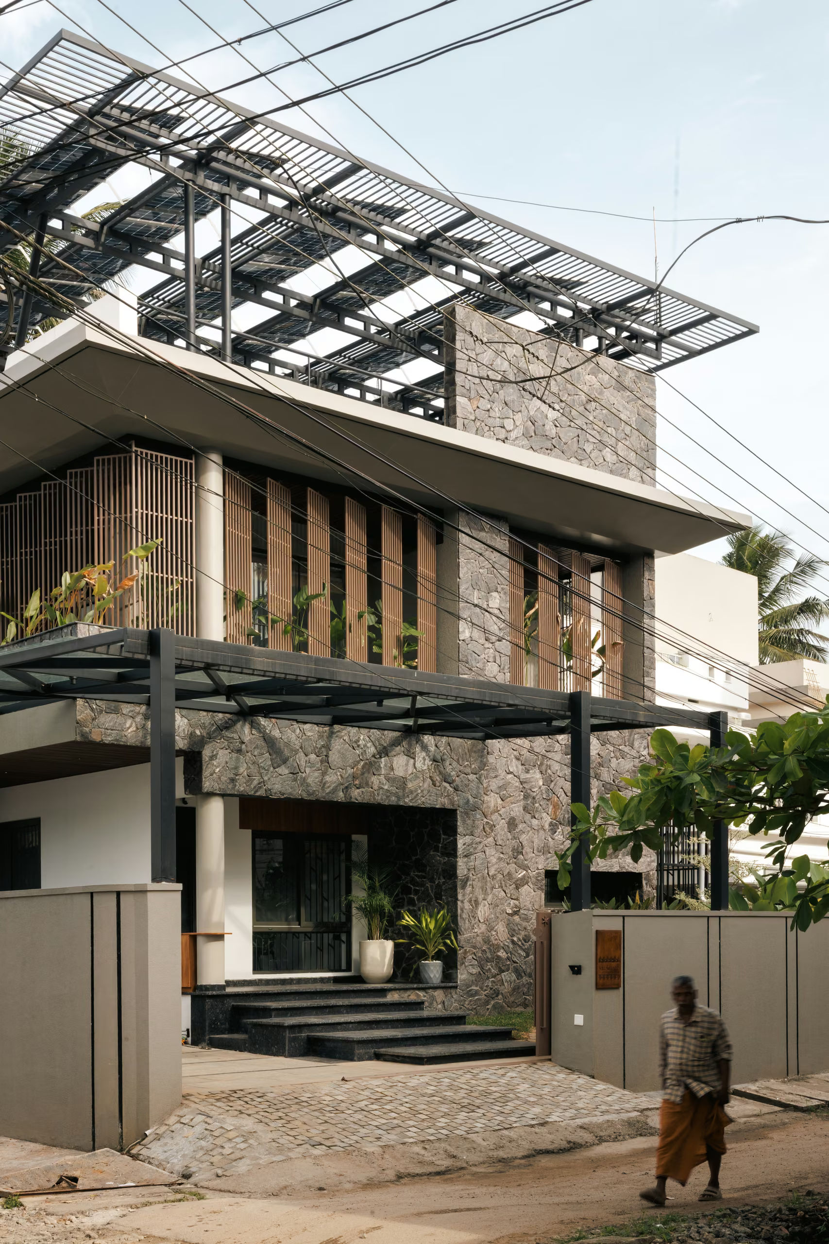 Between Concrete and Canopy
