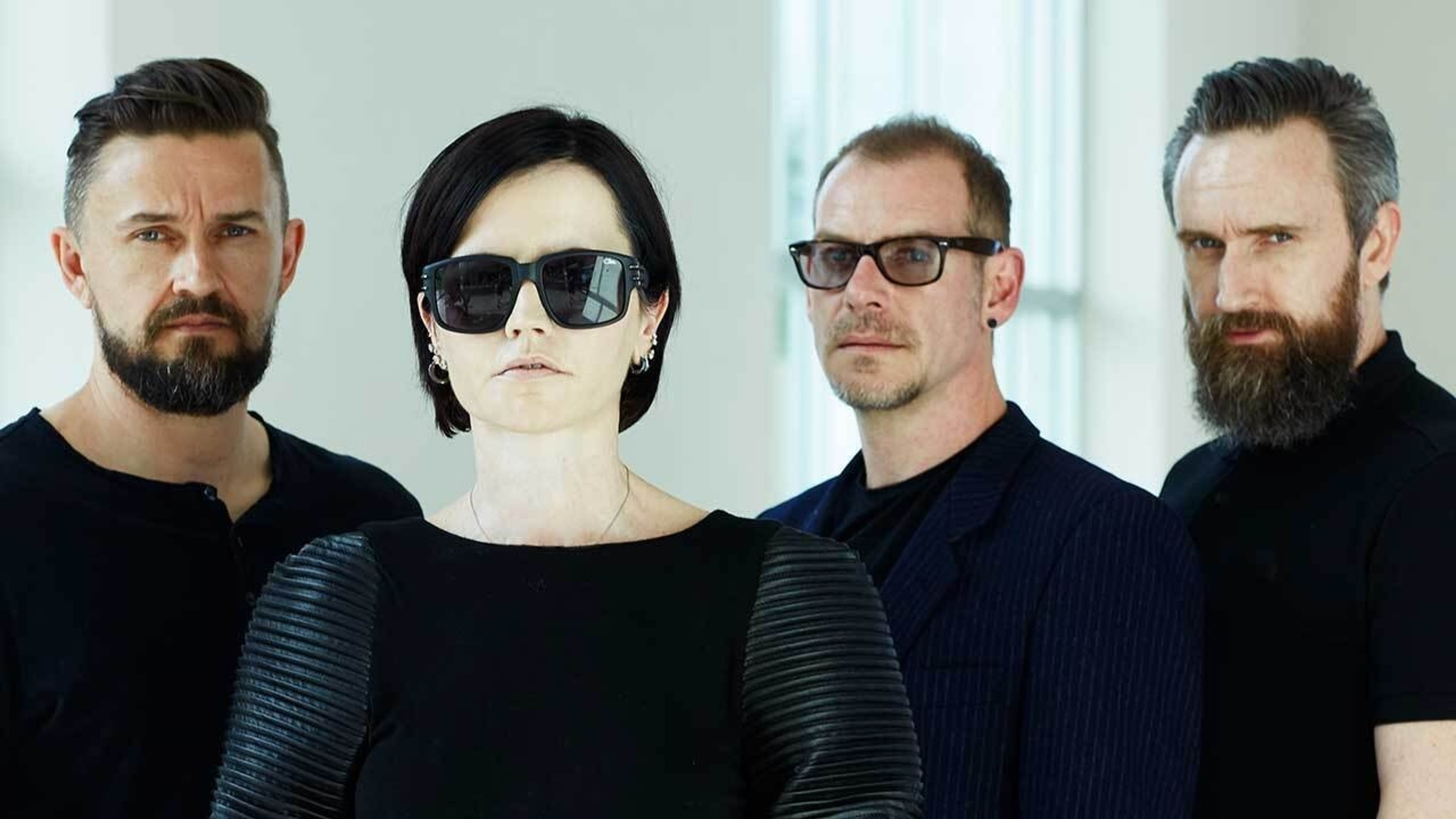 Backdrop of The Cranberries - Stars: The Best Videos 1992-2002