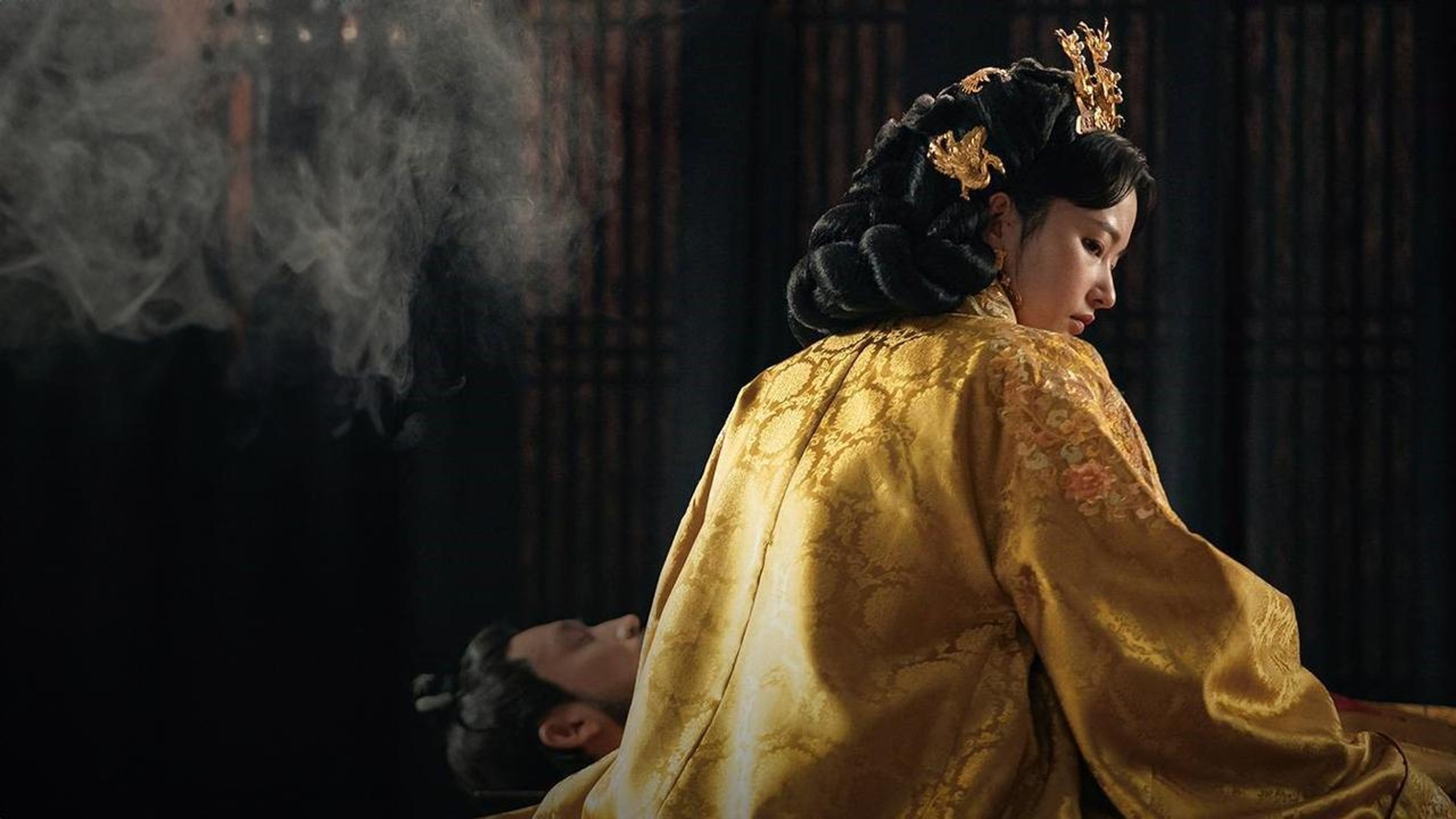 Backdrop of Queen Woo