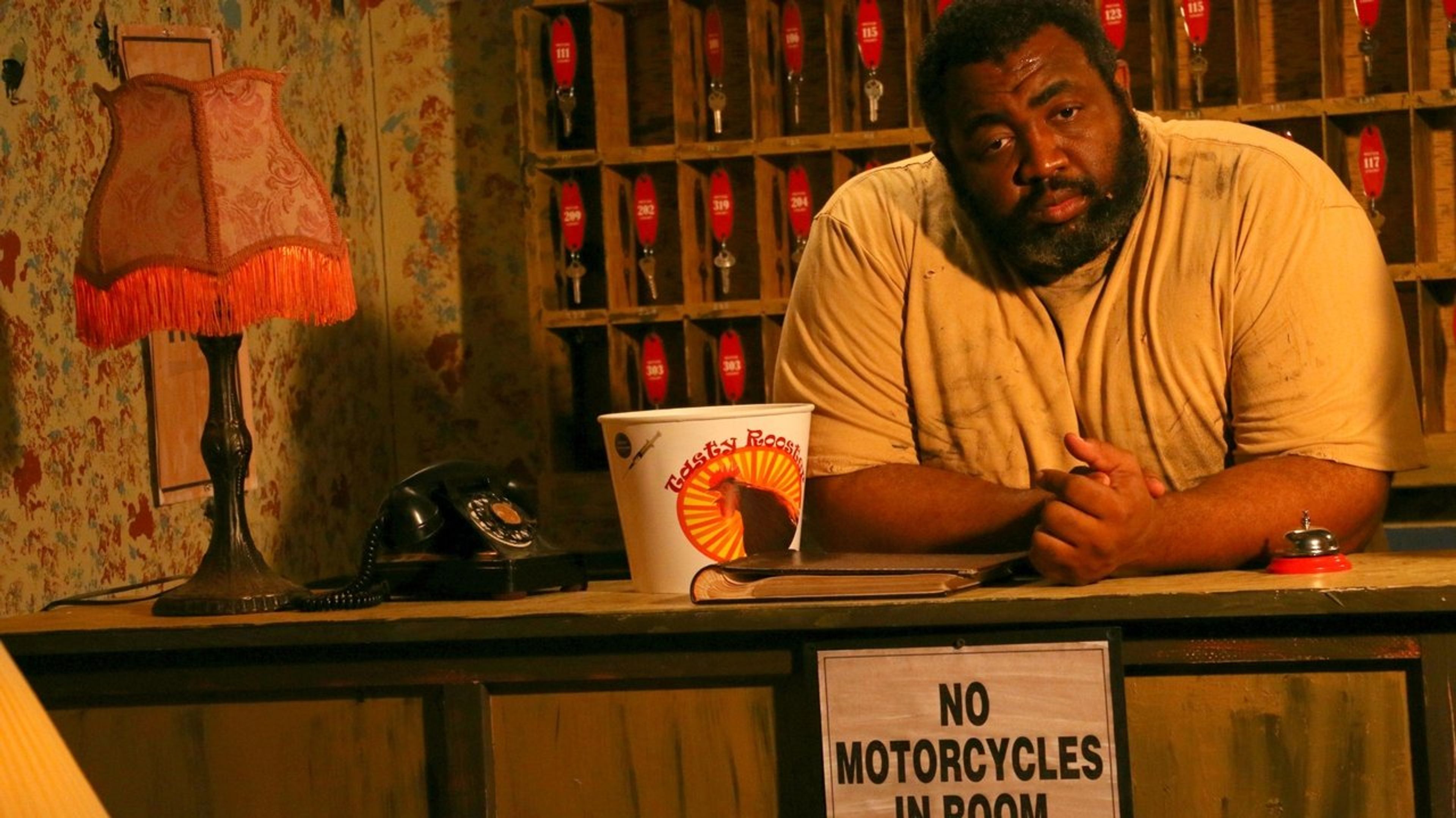 Backdrop of Return to Horror Hotel