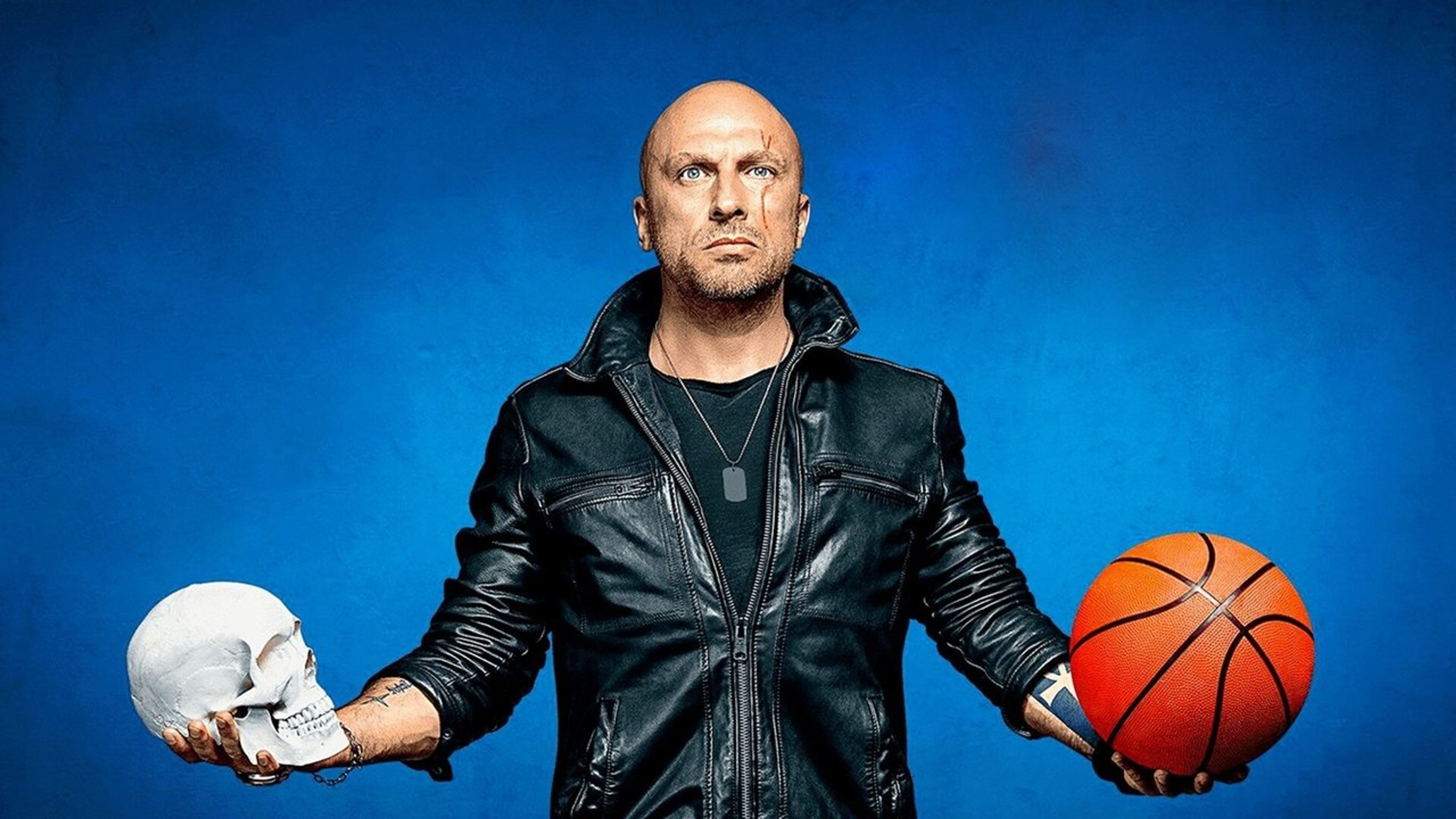 Backdrop of The Coach