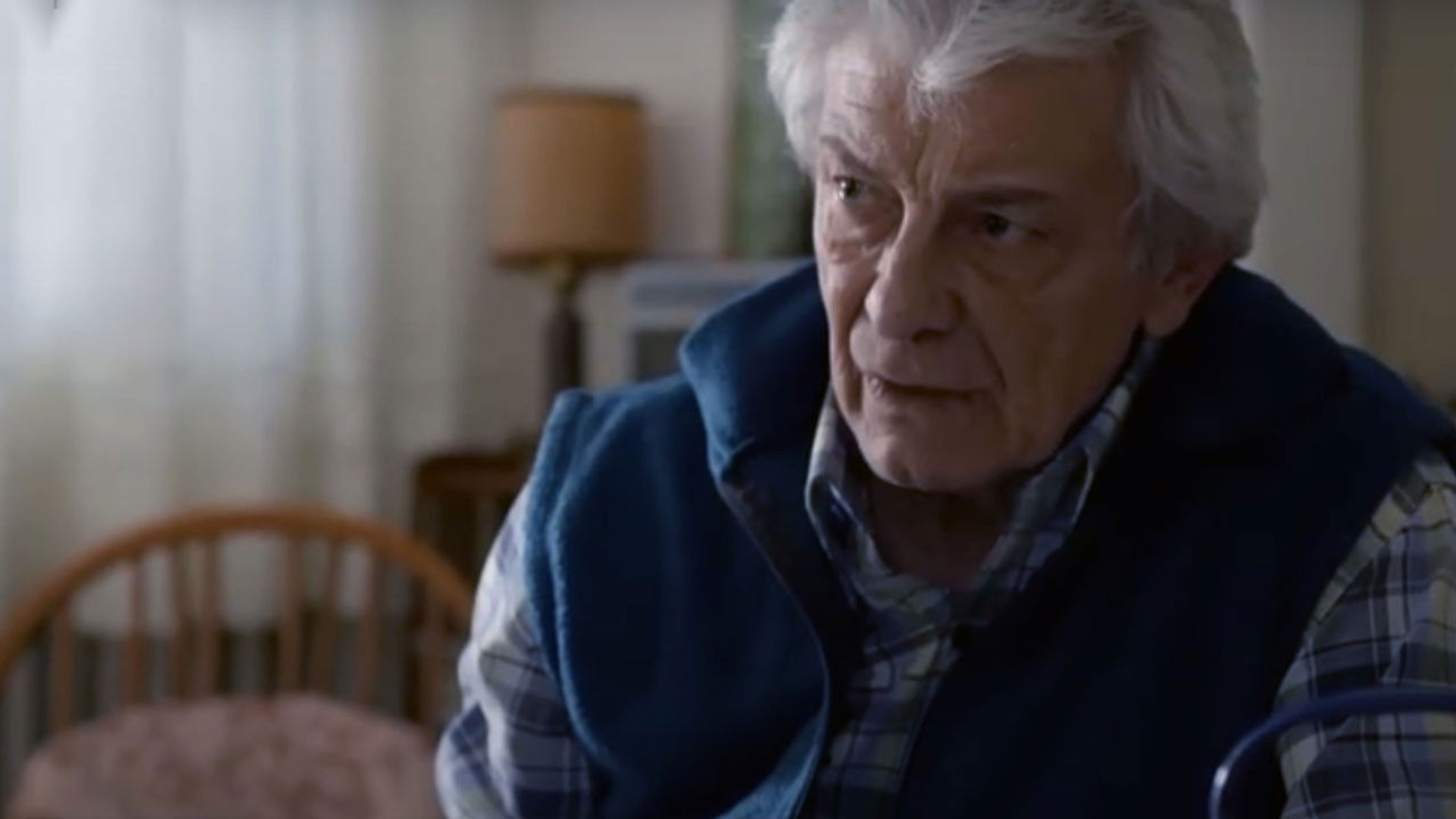 Backdrop of Las palomas y las bombas