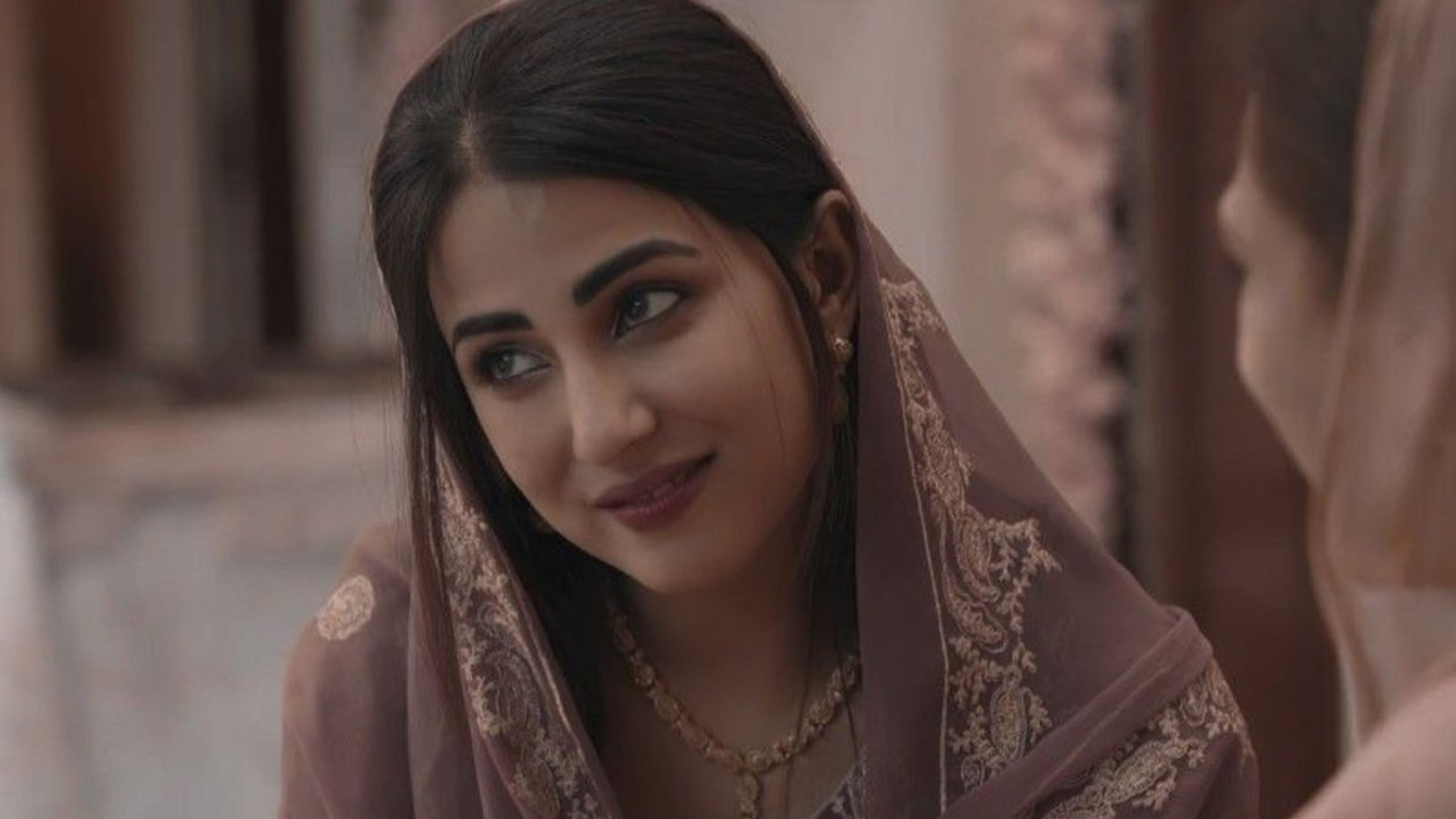 Backdrop of Parizaad