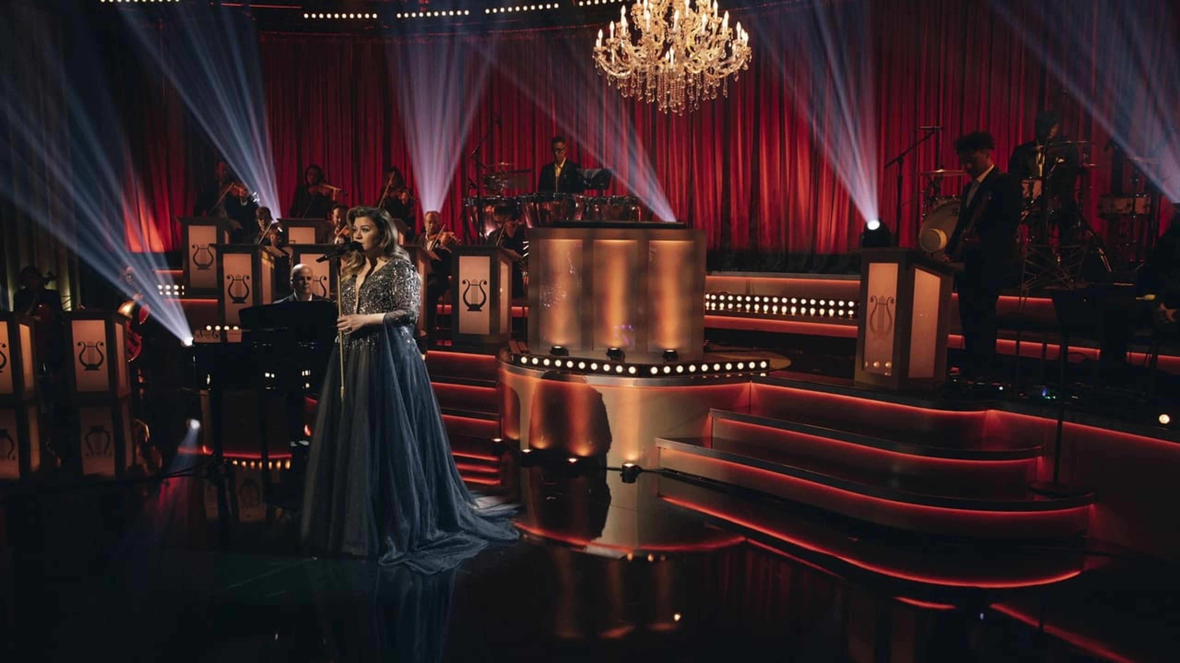 Backdrop of Kelly Clarkson Presents: When Christmas Comes Around