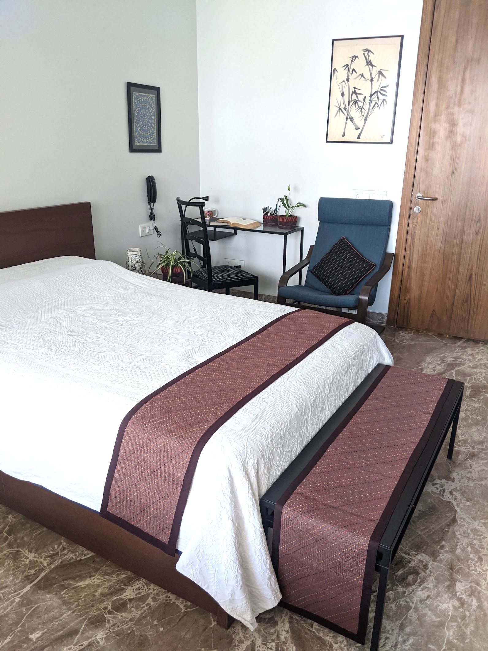 GALICHA Embroidered Bed or Table Runner - Image 2