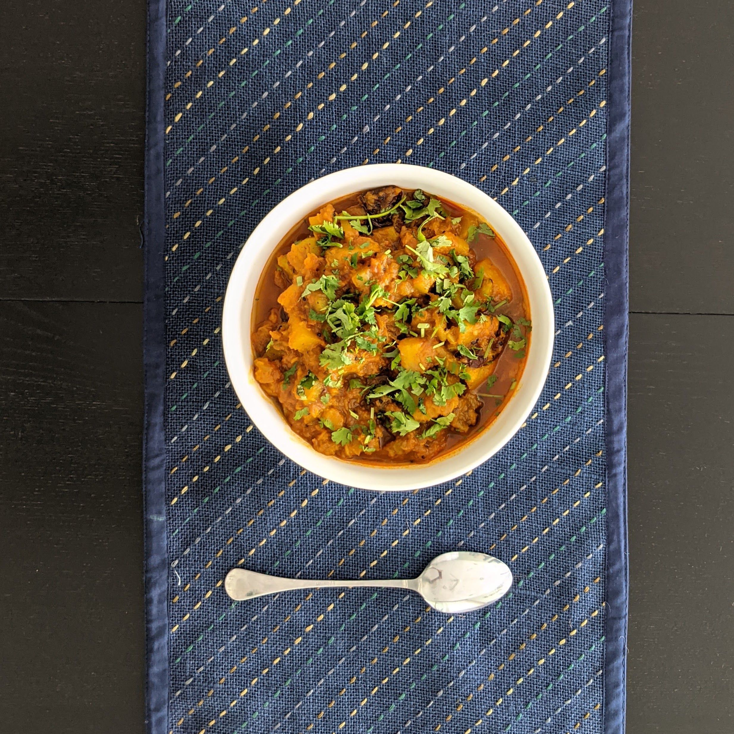 GALICHA Embroidered Bed or Table Runner - Image 11